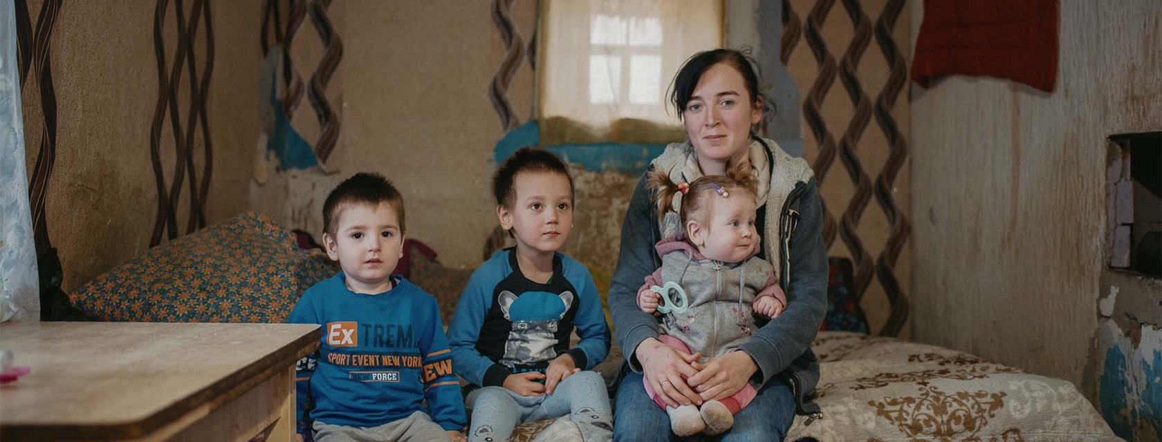 Familie in Moldau die Winter-Nothilfepakete von CONCORDIA bekommt