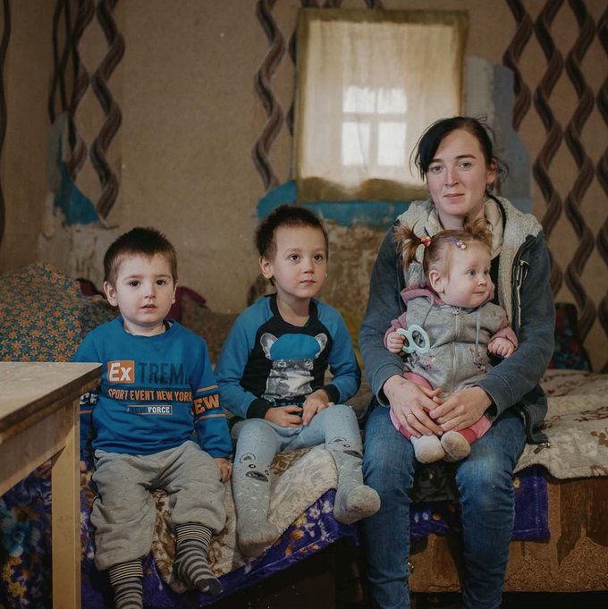 Familie in Moldau die Winter-Nothilfepakete von CONCORDIA bekommt