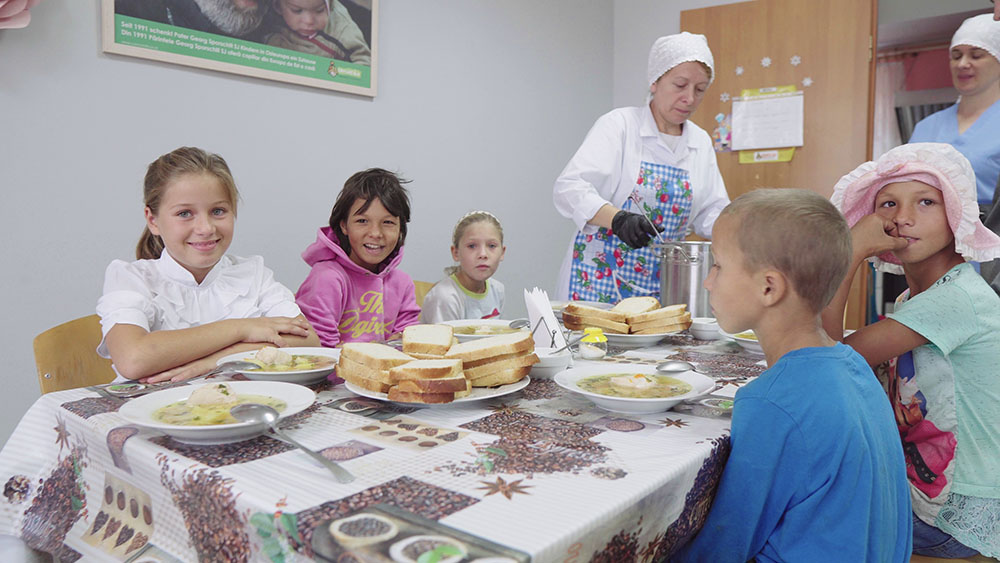 Kinder in der CONCORDIA Suppenküche in Moldau
